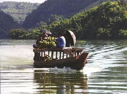 250px-Kaptai Lake2.jpg