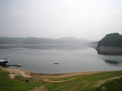 800px-korea-andong-nakdong-river-02.jpg