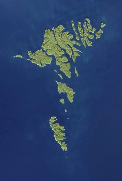 405px-faroes030417-nasa-2-.jpg