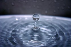 250px-Water droplet.jpg