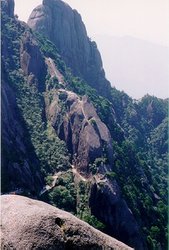 250px-Huang Shan mountains, Anhui Province, China2.jpg