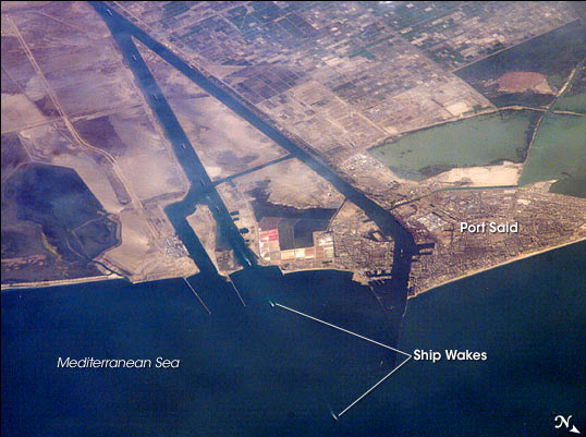 Suez-canal-3a.jpg